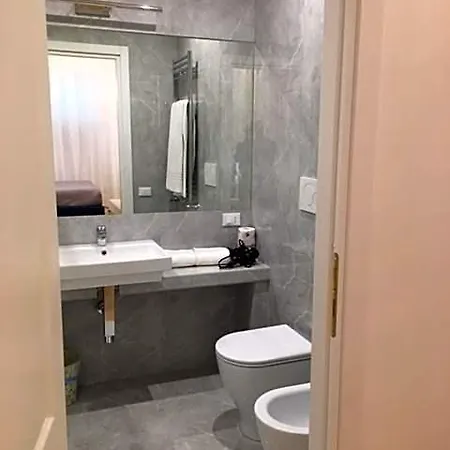 Alojamento de Acomodação e Pequeno-almoço Affreschi A San Pietro 4*